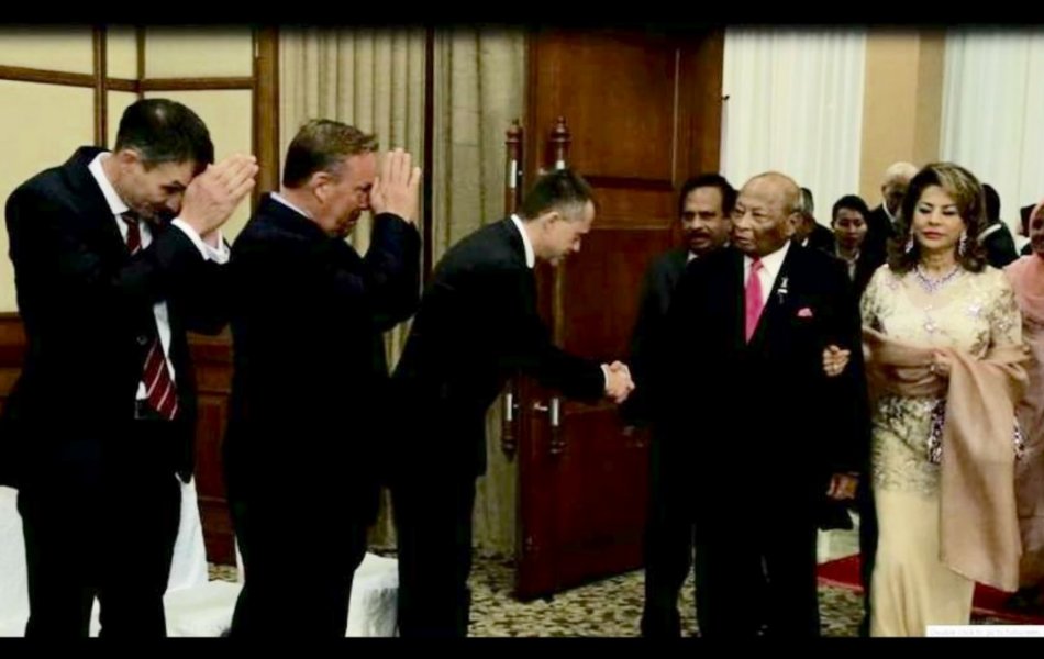 PRESTIGIOUS INTERNATIONAL AWARD GIVEN TO DOCTOR PEGOLI PRESTIGIOUS INTERNATIONAL AWARD GIVEN TO DOCTOR PEGOLI